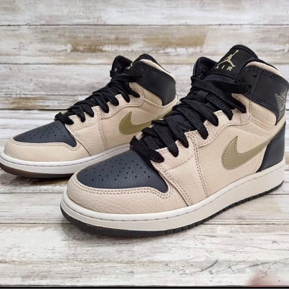 Jordan 1 Retro High Heiress Pearl GS Sneakers